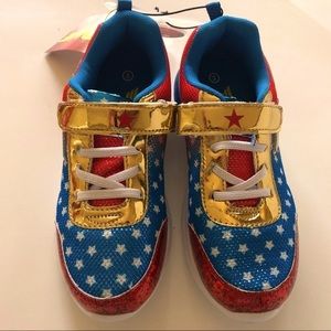 Light up Wonder Woman Sneakers Size 2/3 NWT